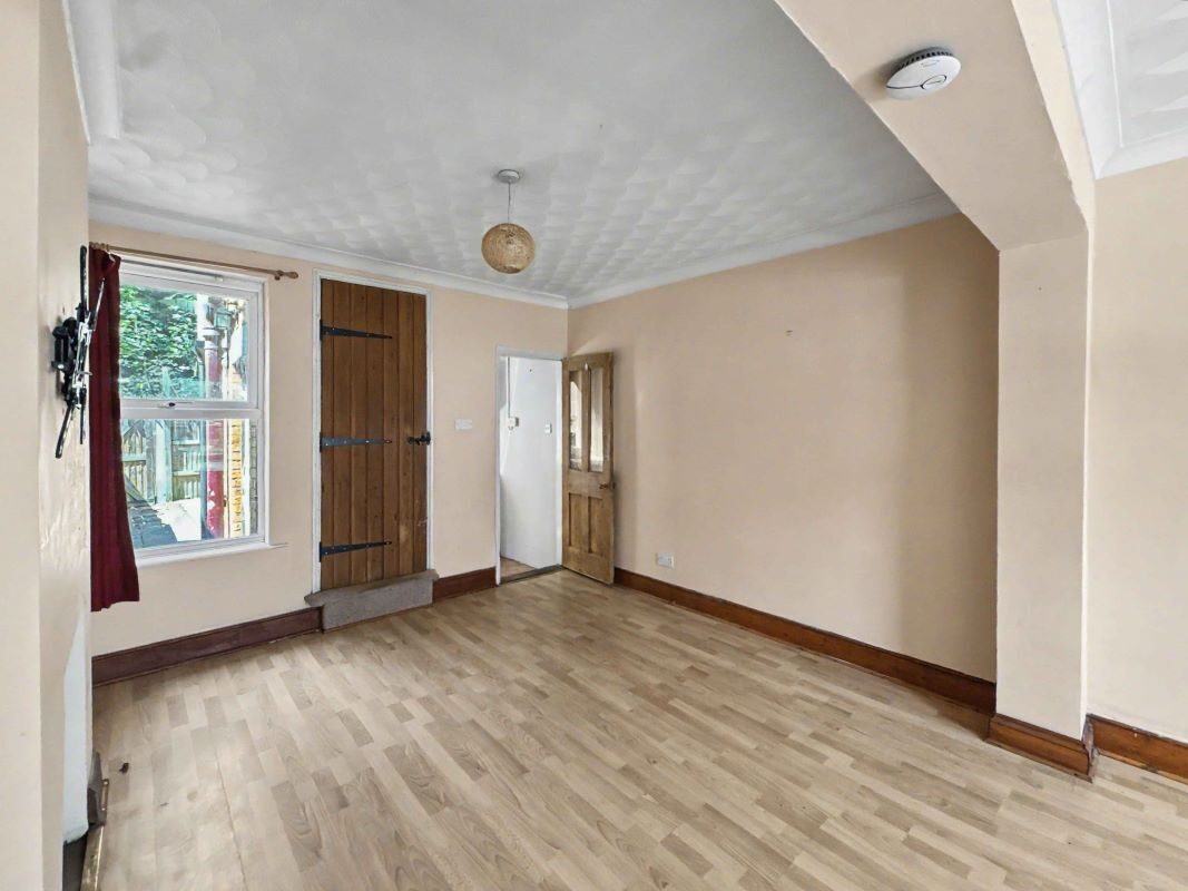 300 Cauldwell Hall Road, Ipswich, Suffolk, IP4 5AQ lot image - 3