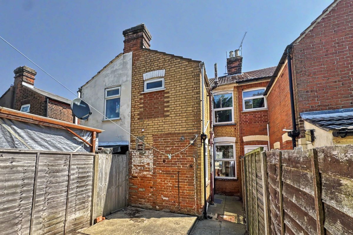 300 Cauldwell Hall Road, Ipswich, Suffolk, IP4 5AQ lot image - 6