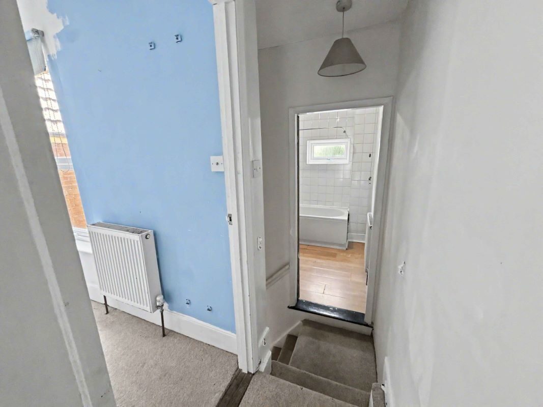 300 Cauldwell Hall Road, Ipswich, Suffolk, IP4 5AQ lot image - 7