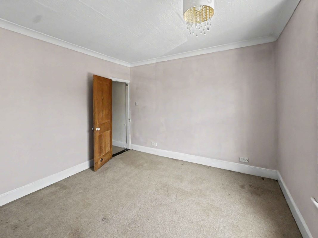 300 Cauldwell Hall Road, Ipswich, Suffolk, IP4 5AQ lot image - 11