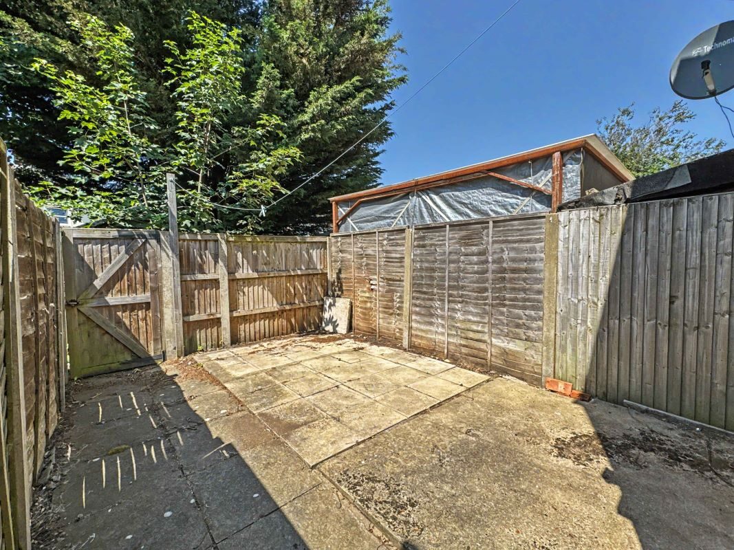 300 Cauldwell Hall Road, Ipswich, Suffolk, IP4 5AQ lot image - 13