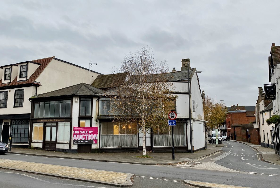 105 Humber Doucy Lane, Ipswich, Suffolk, IP4 3NU Goldings Auctions