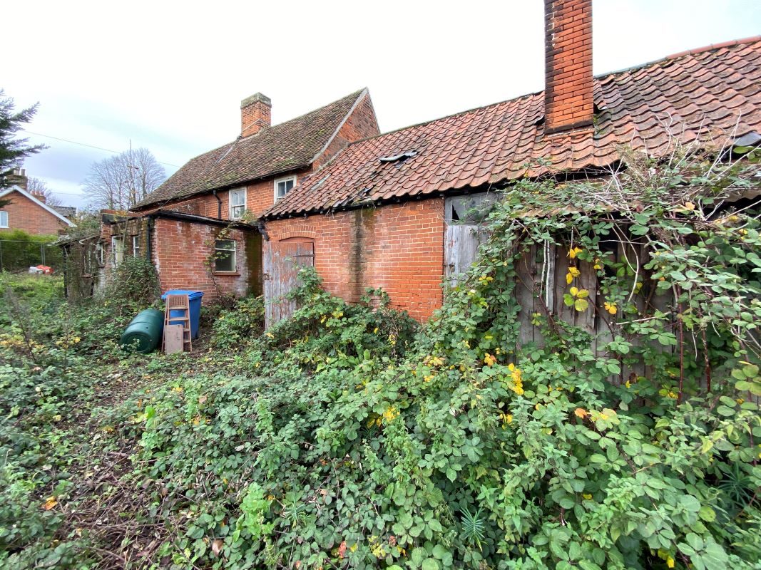 The Forge & Cottage,, Freston Hill, Freston, Ipswich lot image - 4