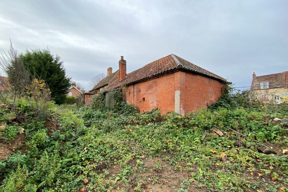 The Forge & Cottage,, Freston Hill, Freston, Ipswich lot image - 5