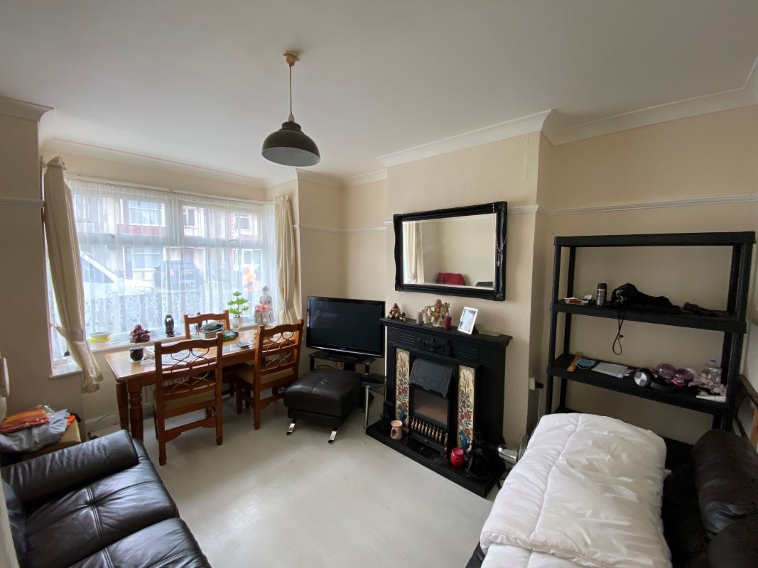 10 & 12 Beaumont Avenue, Clacton-on-Sea lot image - 2
